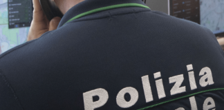 Milano, agenti polizia locale: commissaria ai domiciliari, restano in carcere gli altri 4