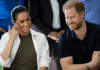 Harry e Meghan, Bbc: “Sono arrivati nel Regno Unito”. Il rientro con i figli dopo sei anni