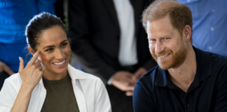 Harry e Meghan, Bbc: “Sono arrivati nel Regno Unito”. Il rientro con i figli dopo sei anni