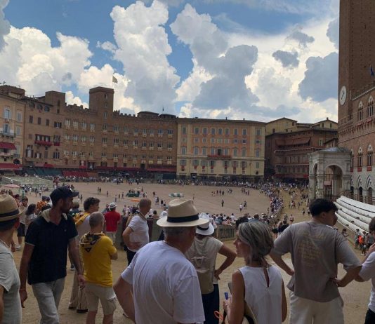 Siena, temporale sulla città: Palio a rischio rinvio