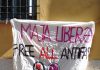 Striscione appeso alla Questura: multa da 1000 euro agli animalisti. Aperta raccolta fondi