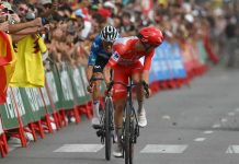 Clamoroso alla Vuelta, Pogacar cade e si ritira