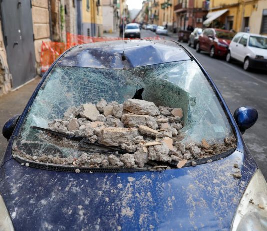 Terremoto 4.7 ai Campi Flegrei e sciame sismico, raffica di scosse