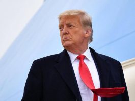 Usa, Trump cambia aereo in segreto ma giornalisti tenuti all’oscuro: è polemica