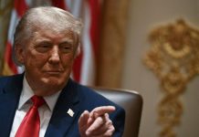 Trump annuncia: “Guerra economica all’Iran”. E minaccia sanzioni contro chi aiuta Teheran