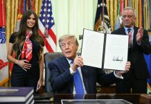 Trump cambia le ‘regole’ per i vaccini dei bambini: “Ora tassi elevati di autismo”