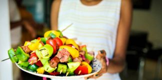 Come dimagrire senza contare le calorie e patire la fame? La lezione delle diete ‘veg’