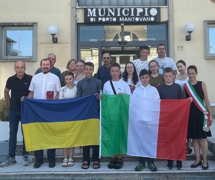 visita ragazzi ucraini in comune a porto mantovano (2)