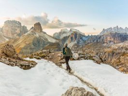 Dalle distorsioni alla caviglia alla lombalgia, tutte le insidie del trekking in montagna