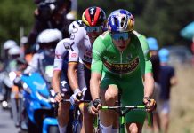 Van Aert batte Romele in volata, Mas resta leader della Vuelta