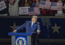Trump a Dallas “Se vinciamo a novembre darò 5mila dollari a tutti gli americani”