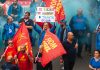 Ex Ilva, sciopero dell’indotto a Taranto. Blocchi stradali contro i licenziamenti