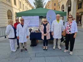 Tanta gente al gazebo del “Mazzali” contro Alzheimer e demenze
