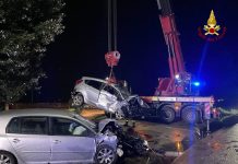 Castelbelforte, scontro frontale tra auto in via Parolara: due feriti