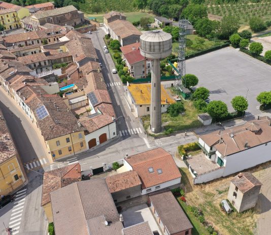 Addio alle torri idriche di Bozzolo, Campitello e Ostiglia: da novembre via alla demolizione