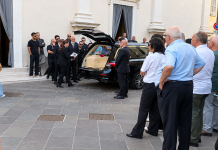 Castel Goffredo saluta Marco Bianchini: silenzio, lacrime e un ultimo grande applauso