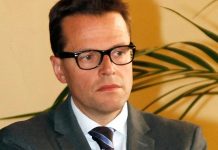 Mps, morte di David Rossi, la perizia: “Aggredito da più persone, tentava di difendersi”