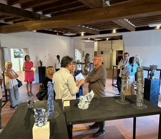 Abbazia del Polirone, successo per la mostra di ceramiche di Giovanna Gazzi