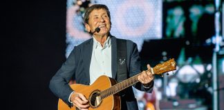 Morandi abbraccia Mantova: ricordi del Martelli, Lucio Dalla e una serata di grandi canzoni