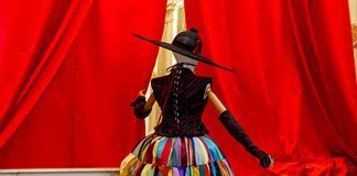 Mantova, Habitus: la mostra Anlaids che unisce moda e prevenzione sessuale