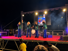 Musica, ricordi ed emozioni: piazza gremita e tanti applausi per “La Notte delle Stelle”