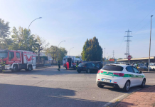 Viadana, scontro tra auto all’incrocio: una si ribalta sul fianco