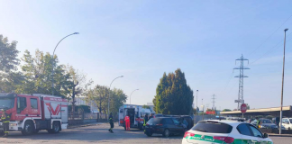 Viadana, scontro tra auto all’incrocio: una si ribalta sul fianco