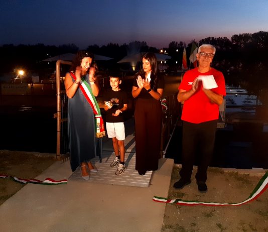 Arci Laghi Margonara inaugura l’Isola della Pace, giardino galleggiante sulle acque