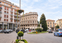 Calci e minacce di morte agli agenti di Polizia: uomo arrestato in piazza Cavallotti