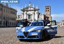Calci e minacce di morte agli agenti di Polizia: uomo arrestato in piazza Cavallotti