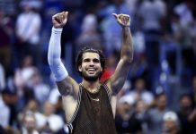 Us Open, Carlos Alcaraz soffre ma rimonta e batte Jaime Faria: è terzo turno