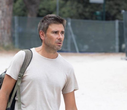 Alessandro Di Battista tornato in Italia dopo il malore: il volo in tre tappe e il ricovero al Gemelli, cosa sappiamo