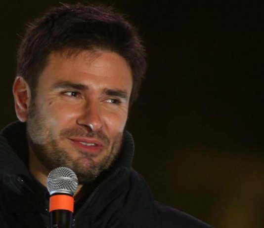 Alessandro Di Battista, come sta dopo l’operazione: è sedato e in terapia intensiva