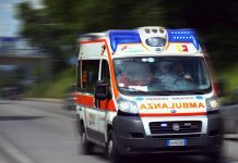 Incidente al Rally 1000 Miglia, auto esce di strada: spettatore travolto e ucciso