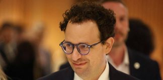 “Bisogna rallentare l’AI”: l’appello di Amodei, boss di Anthropic