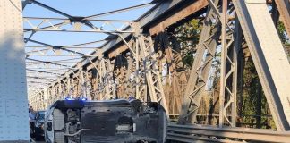Auto si cappotta sul ponte tra Revere e Ostiglia, ferito un 47enne. Lunghe code