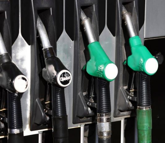Carburanti, l’allarme del presidente di FederPetroli Italia: “Tra un mese il pieno potrebbe costare 30 euro in più”