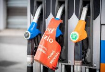 Carburanti, i prezzi volano: serie di record per il gasolio, su anche la benzina