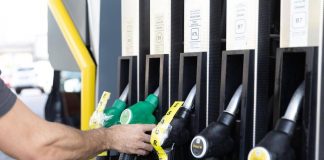 Carburanti, anche Q8 mette il tetto ai prezzi. Eni sconta pure luce e gas
