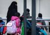 Stop a burqa e niqab a scuola, tetto del 30% agli stranieri in classe: il governo stringe sul dl, oggi in Cdm