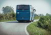 Autobus urta un’abitazione per evitare un’auto pirata: paura a Torricella