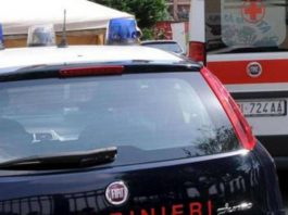 Masso colpisce auto dietro a corteo funebre: morta una donna