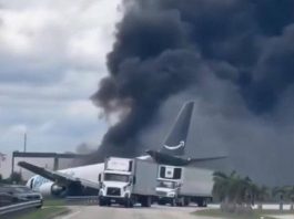 Aereo Boeing 767 cargo di Amazon esce di pista, si schianta e prende fuoco a Miami