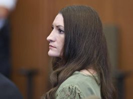 Il processo a Lindsay Clancy è nullo, un giurato dice no a infermità mentale per la donna che uccise 3 figli