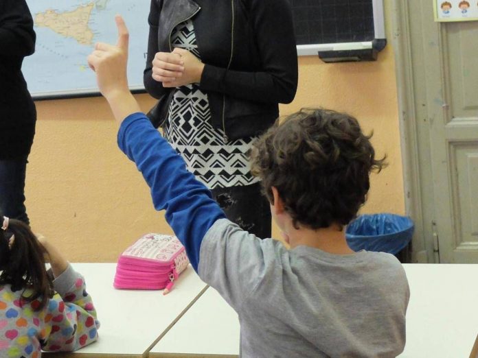 classe_di_inserimento_dei_bambini_sordi_alla_scuola_elementare_jacopo_barozzi_di_via_giulio_romano