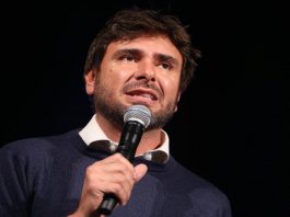 Alessandro Di Battista, dal malore all’operazione a L’Avana: le ipotesi del neurologo