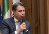 Ucraina, Conte: “M5S non firmerà un programma che preveda armi a Kiev”