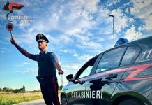 Guida senza patente e rimuove i sigilli all’auto: denunciato 44enne di Quistello