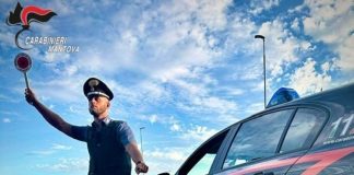 Guida senza patente e rimuove i sigilli all’auto: denunciato 44enne di Quistello