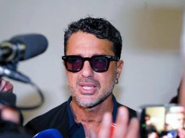 Fabrizio Corona e figlio minacciati, auto dell’ex re dei paparazzi presa a colpi di catena
